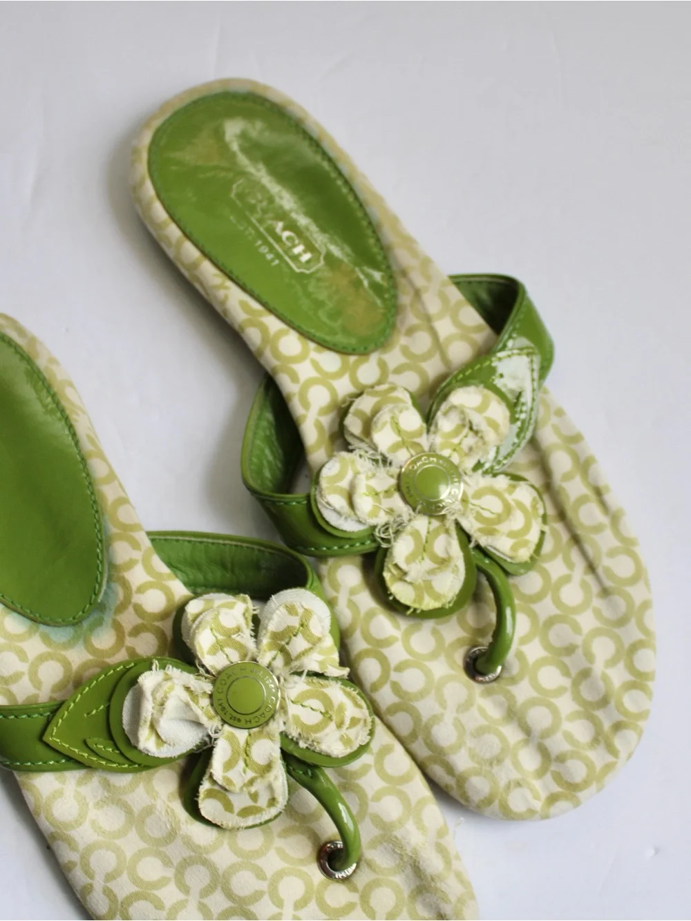 Coach Vintage Y2K Patty Green Thong Signature Canvas Flip Flop Sandals Size 7